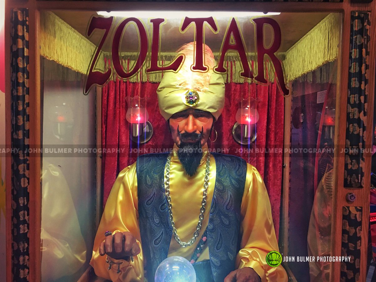 johnbulmer's tweet photo. Let #zoltar predict the future, #wildwoodNJ, #edsfuncade, #boardwalk, #fortuneteller https://t.co/O2sGzLLc7o