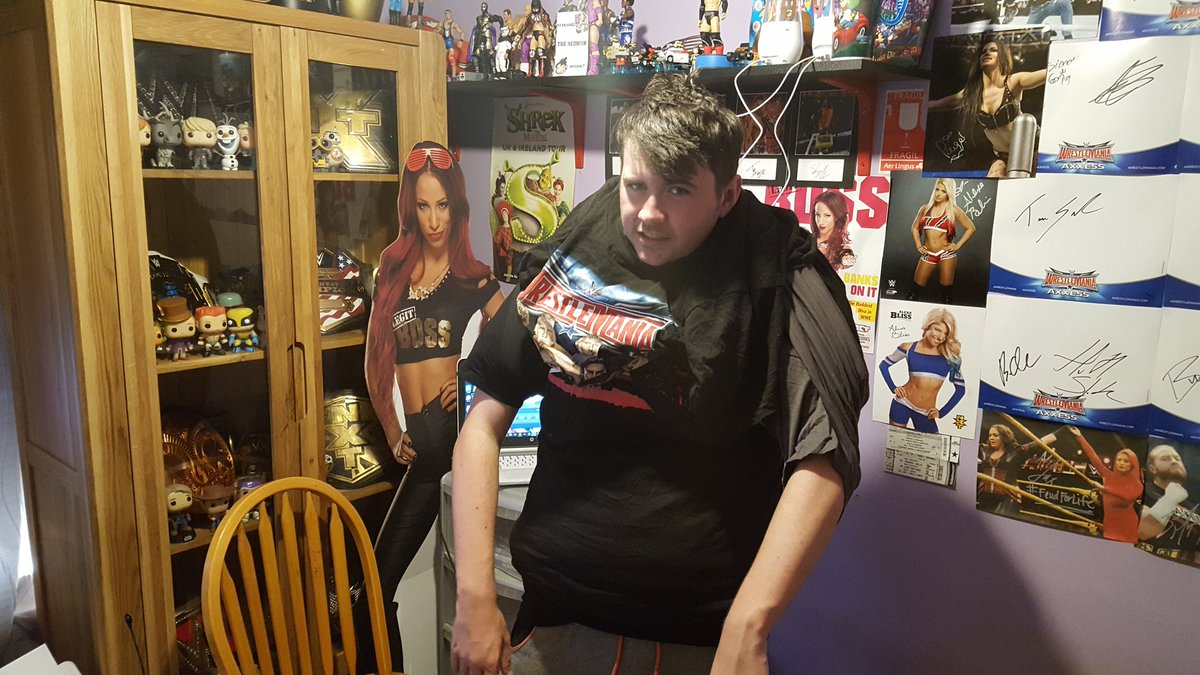 Hotgame7YT's tweet photo. Ryanjob62 did the 100 shirt challenge but fail 32 @TheNXTGuy62 #TheNXTGuy #fail #OMG #onreal #RJ62#funny #fatman https://t.co/vEbhKpHw1l