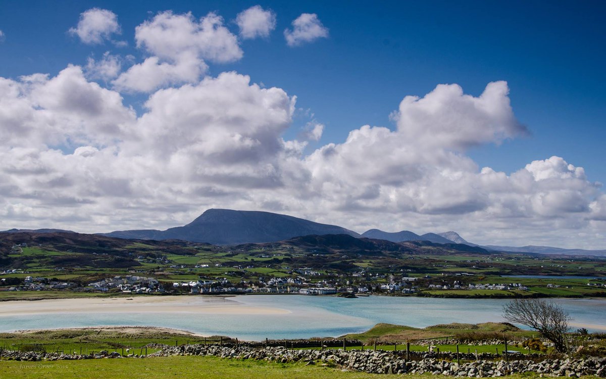 CafeArnou's tweet photo. Martin McGinley &amp; Friends Live Trad Session @arnoldshotel #Dunfanaghy 8.30-10.30 tonight. https://t.co/JmP0KG9rwu