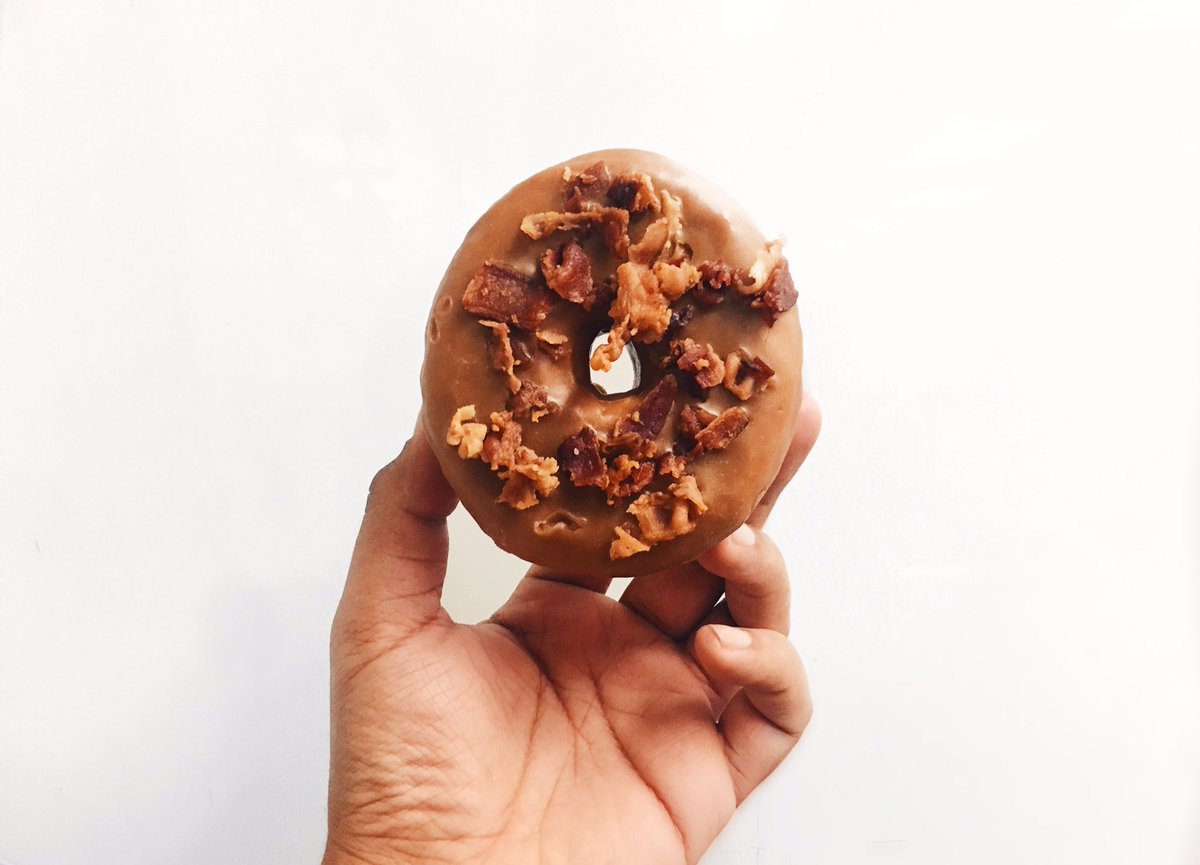 BstSuperTInTown's tweet photo. 🍩 Do-Nut Worry Be Happy 🍩 #maplebacon #targetbakery https://t.co/i9dkVjapGh