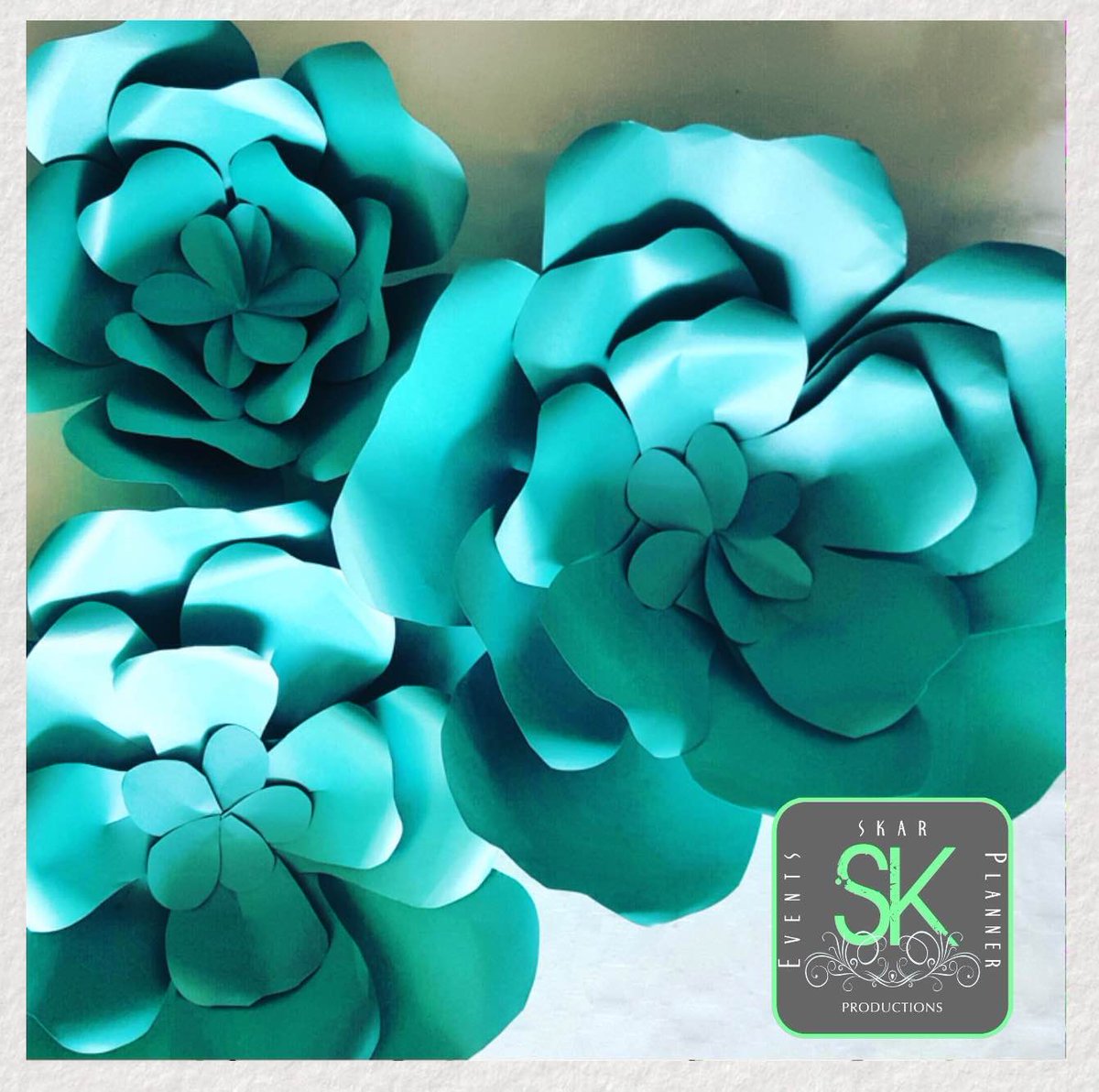 Flowers and love ! By skar