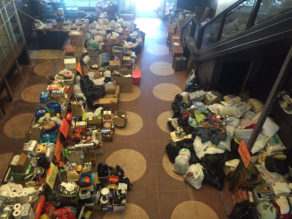 cbjohnson2013's tweet photo. Donation drop off for #CayuseFire at 522 W riverside in Spokane until 6pm! @KHQLocalNews https://t.co/2MHh8Q1IVe
