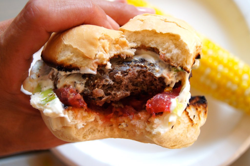 Life. Changing. nourishedpeach.com/2016/08/25/the…
#recipeoftheday #healthyeating #homecooking #ontheblog #eatwell #burger