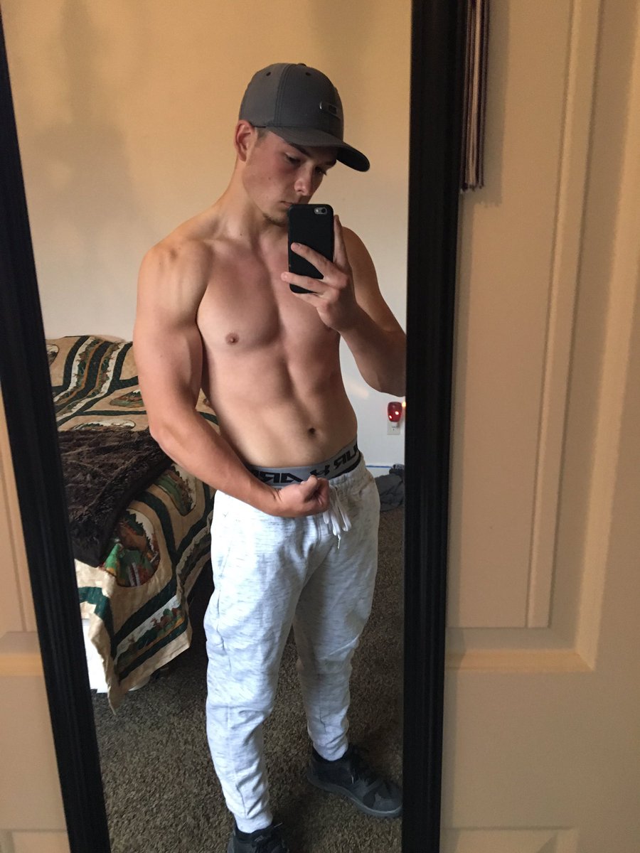 ChasePeterson4's tweet photo. Some hard work & dedication has paid off a little, no where near how I want/going to look but #Proud #6MonthProgress https://t.co/ezA3I2nwOl
