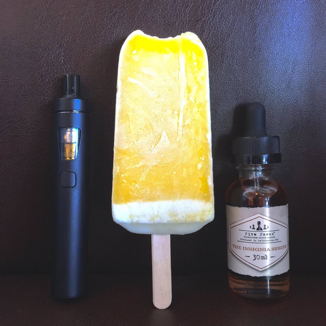 FivePawns's tweet photo. What a pair! Orange #Creamsicle + #Queenside = Perfect #Summer #fivepawns #frontporchpops
https://t.co/0nGPUUKWBV https://t.co/WkeOVL3bUS