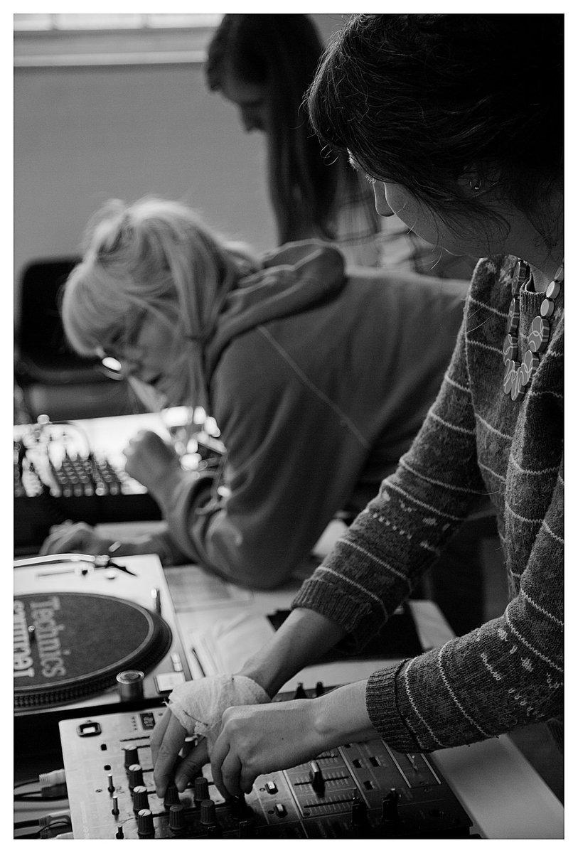WeArePrimary's tweet photo. #Photos #Backtofrontspace
#SoundSurgery – #MelanieJackson & #LisaBusby @sleepsinoysters
https://t.co/bA2TsYqToZ https://t.co/kncUdinnBc