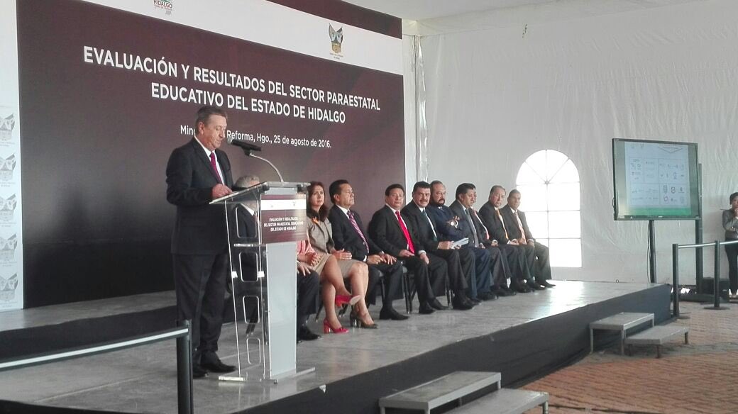 strabajohgo's tweet image. Srio @VaEchavarria asiste a la entrega de Evaluación y Resultados de #EducaciónHidalgo 2011-2016 @gobiernohidalgo