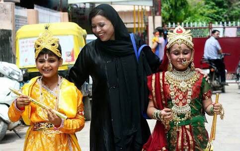 VirenderrSehwag's tweet photo. This Can Happen Only In India.
RT If You're Proud To Be Indian.
#ViruKiJanmasthami #TwitterHandi #HappyJanmashtami https://t.co/9sGSNt18ZY