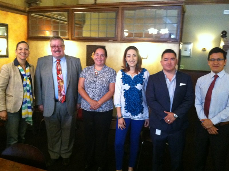 consulmexDET's tweet photo. Reunión de planeación con líderes de organizaciones que integran el Consejo del Capitulo Detroit de la #RedGlobaMx https://t.co/gyTdE5700d