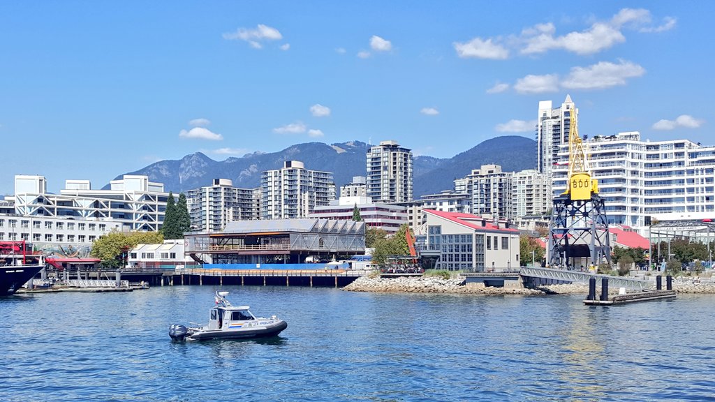 SafeBoatCouncil's tweet photo. RT @nvanrcmp: Beautiful day for our police boat to be out patrolling the waterfront! #safeboating https://t.co/qaWGooQEAb