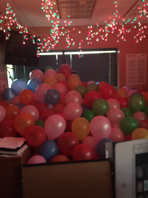 CarestreamJobs's tweet photo. Shenanigans at the @CarestreamDentl offices!
#workWithFunPeople #Atlanta
Hope Linda finds her desk today! https://t.co/51tDyAm8fp