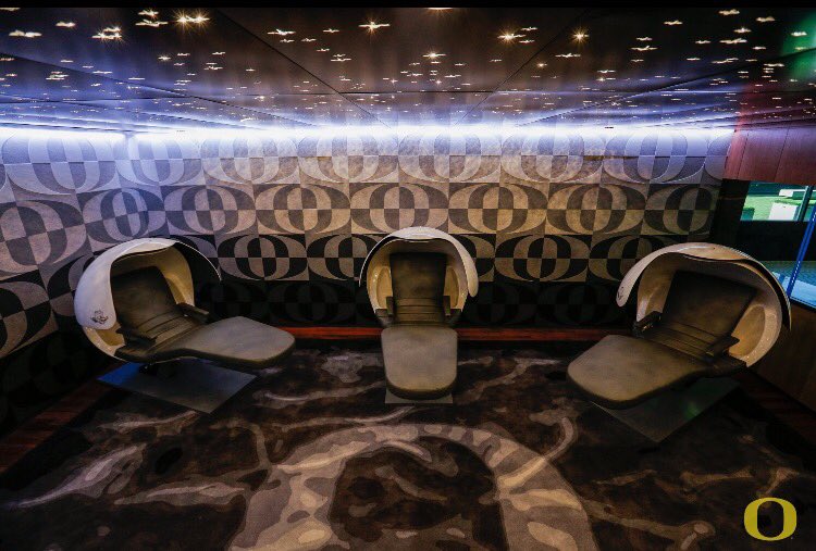 darrenrovell's tweet photo. University of Oregon's new sports performance center has sleeping pods for players https://t.co/X7akdkQ6La