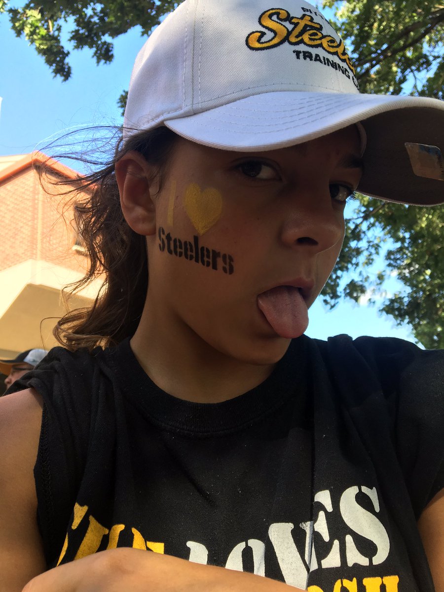 shootingjohnson's tweet photo. #GettingToKnowWhitesiders hi i'm nik, i'm 14 years old and i'm from pittsburgh pennsylvania https://t.co/i3vBOW18mB