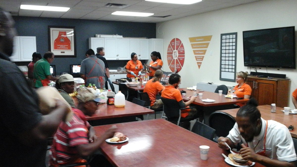 MET Partnership breakfast at the store this morning #Teamwork