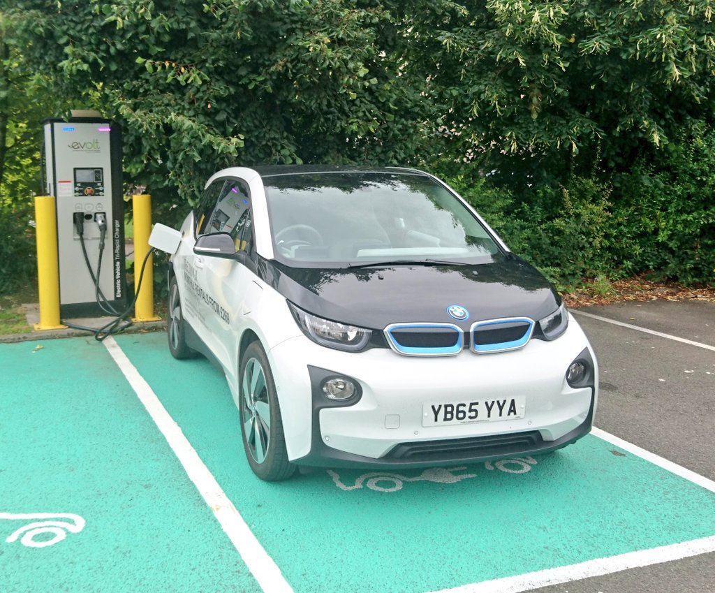 Roger Thomas Boyle on Twitter "An Electric Car in Kirkintilloch…