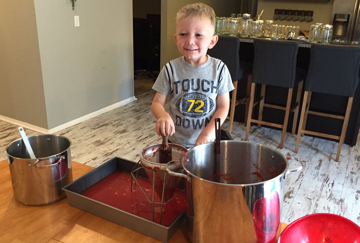 ReachJeffHughes's tweet photo. Here's a glimpse at yesterday's lesson - learning how to make homemade ketchup! https://t.co/0zSz8o2BfJ