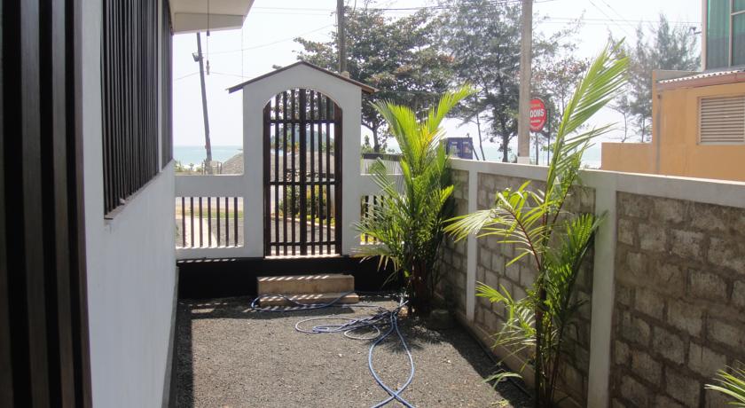 BookingCountry's tweet photo. Siyanra Beach Resort , Sri Lanka , Weligama
#Booking #Holidays #RentACar #RentABoath
https://t.co/CvyljKzV5u https://t.co/sGvFaSxBL0