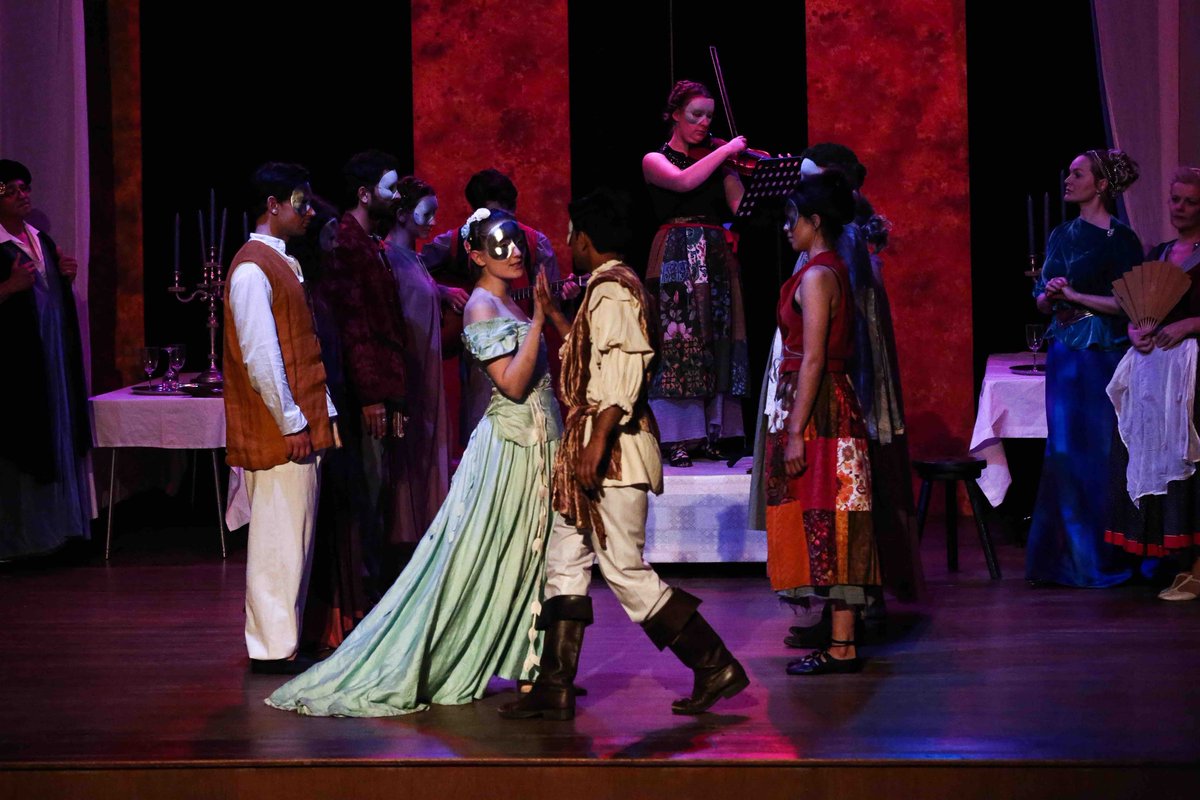 debbiemanley's tweet image. Tonight 7.30pm Romeo &amp;amp; Juliet @Perform_Int Rudolf Steiner House @CamdenFringe chair duet... youtu.be/o-QKscqeJGM?li…