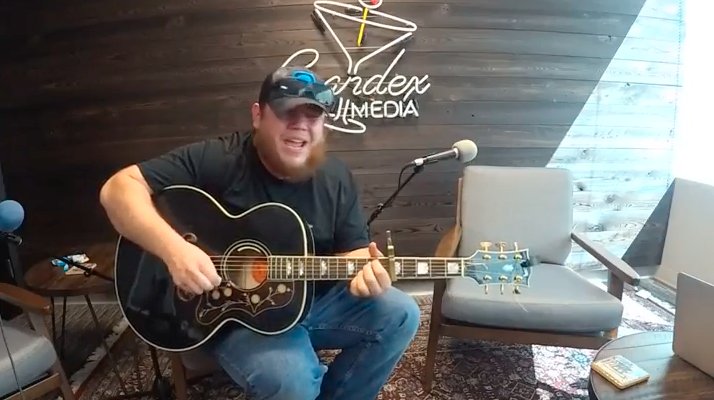 totalfratmove's tweet image. VIDEO: Country Star @LukeCombsMusic  Plays Hit Single “Hurricane” On The Inside TFM Podcast: totalfratmove.com/luke-combs-liv…