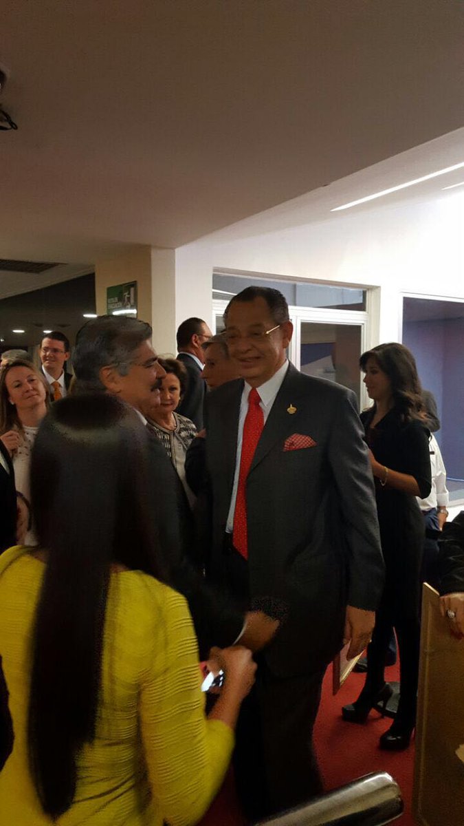 Teleprensa33's tweet photo. Asamblea Legislativa reconoce a José Mauricio Loucel como hijo meritísimo de El Salvador por sus aportes al país https://t.co/ojXkgm3cEN