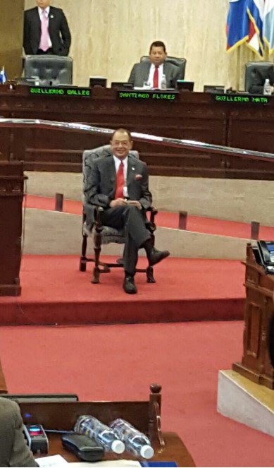8enpunto's tweet photo. Asamblea Legislativa reconoce a José Mauricio Loucel como hijo meritísimo de El Salvador por sus aportes al país https://t.co/pim4tWuzBc