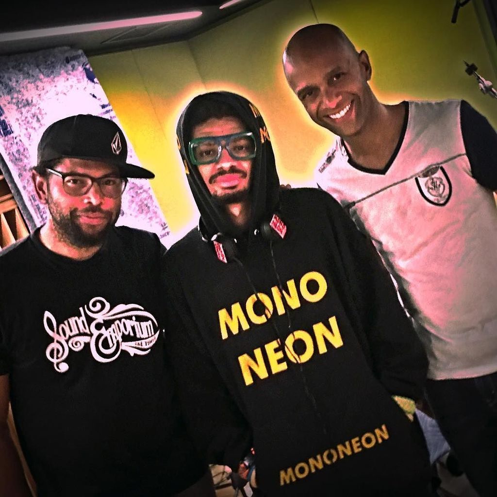 aKaTMusic's tweet photo. #tbt to the session with these guys!!! Ridiculously funky!!! #mononeon #marcusfinnie https://t.co/TLL59fdJhV https://t.co/TAyiq2rHEM