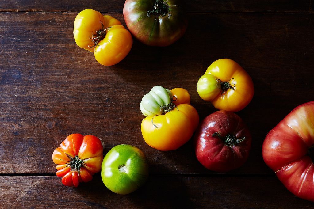 Food52's tweet photo. What do tomatoes have in common with cats? More than you might think. https://t.co/qm4QJG9Uhc https://t.co/kYzgktBIUF