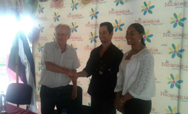 Concluye expedición de <a href="/sam_cossman/">Sam cossman</a> al volcán Masaya
<a href="/ClarkCenteno1/">Clark Centeno</a>
#Canal4Noticias
bit.ly/2bjhVla