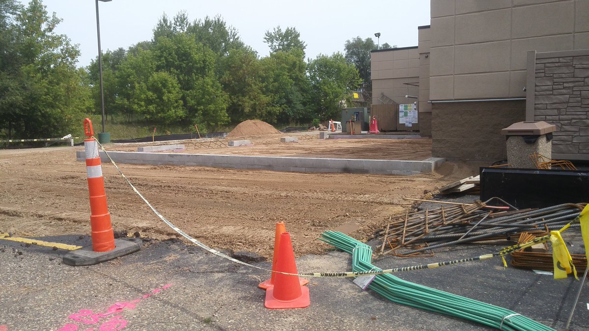MplwdAutoMall's tweet photo. Maplewood Automall is expanding!!!!! 
#construction https://t.co/KWWT4yiXlw