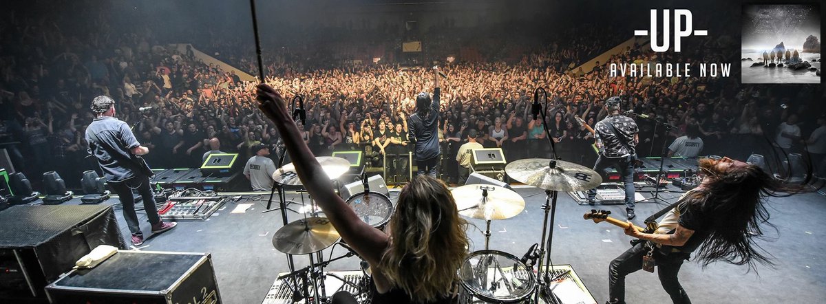 HardTmesRocksOn's tweet photo. @PopEvil @redsunrising @revolve @HardTmesRocksOn tonite #rockon https://t.co/D7T0oz94iE
