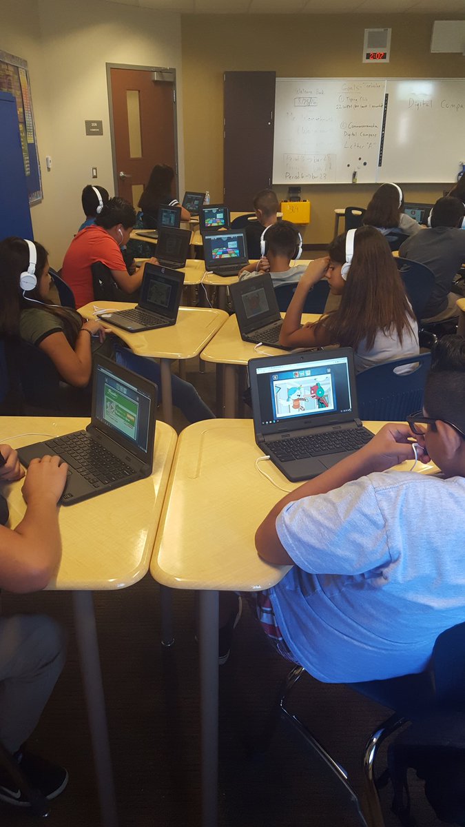 techteacher33's tweet photo. Students showing 100 percent engagement on Digital Compass #pumatech #pumaway https://t.co/Iym3YS0vnK