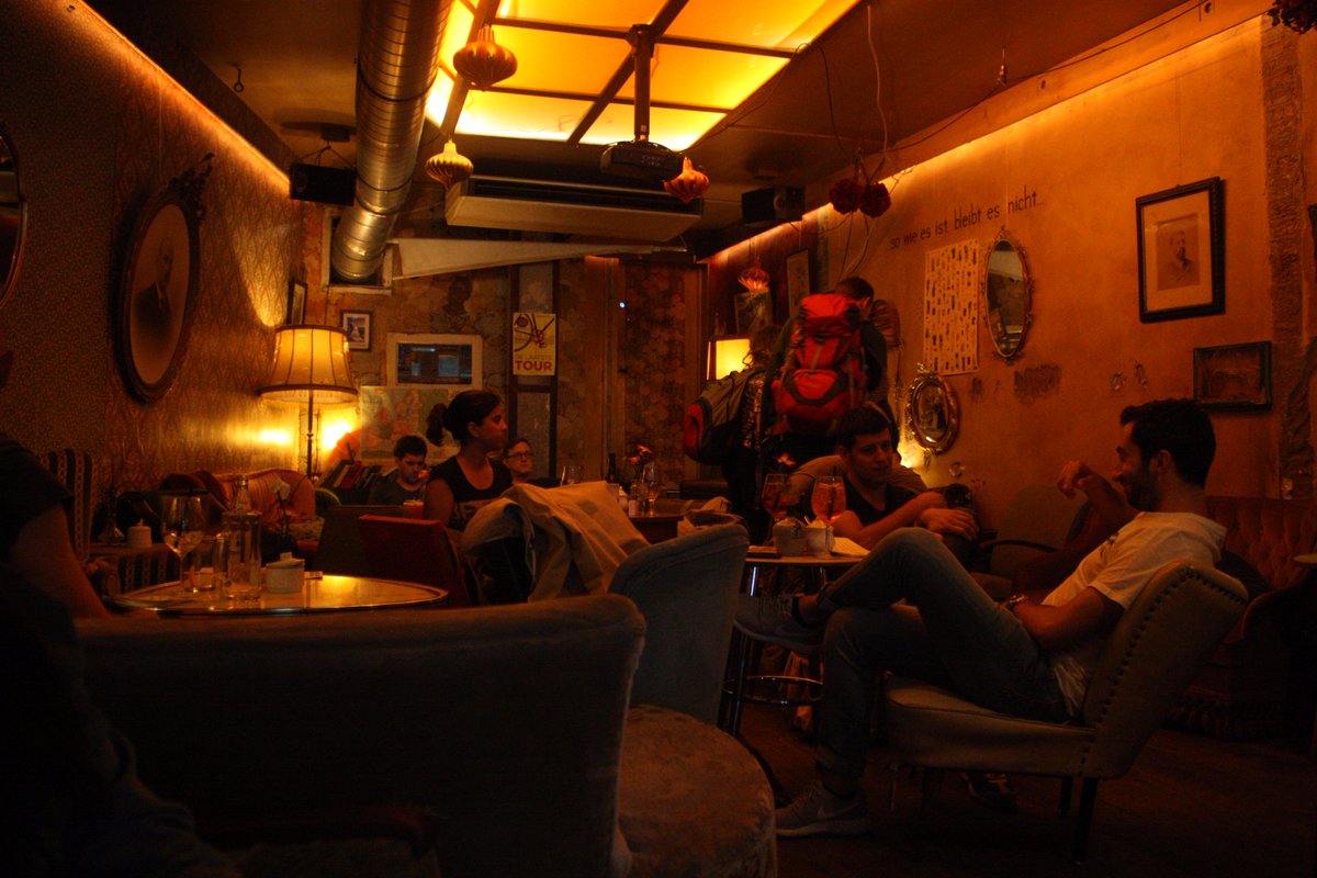 Our review of @cafebrecht in #Amsterdam is in! Read about it here: bit.ly/2bjhjpK #lifestyleblogger enjoy!