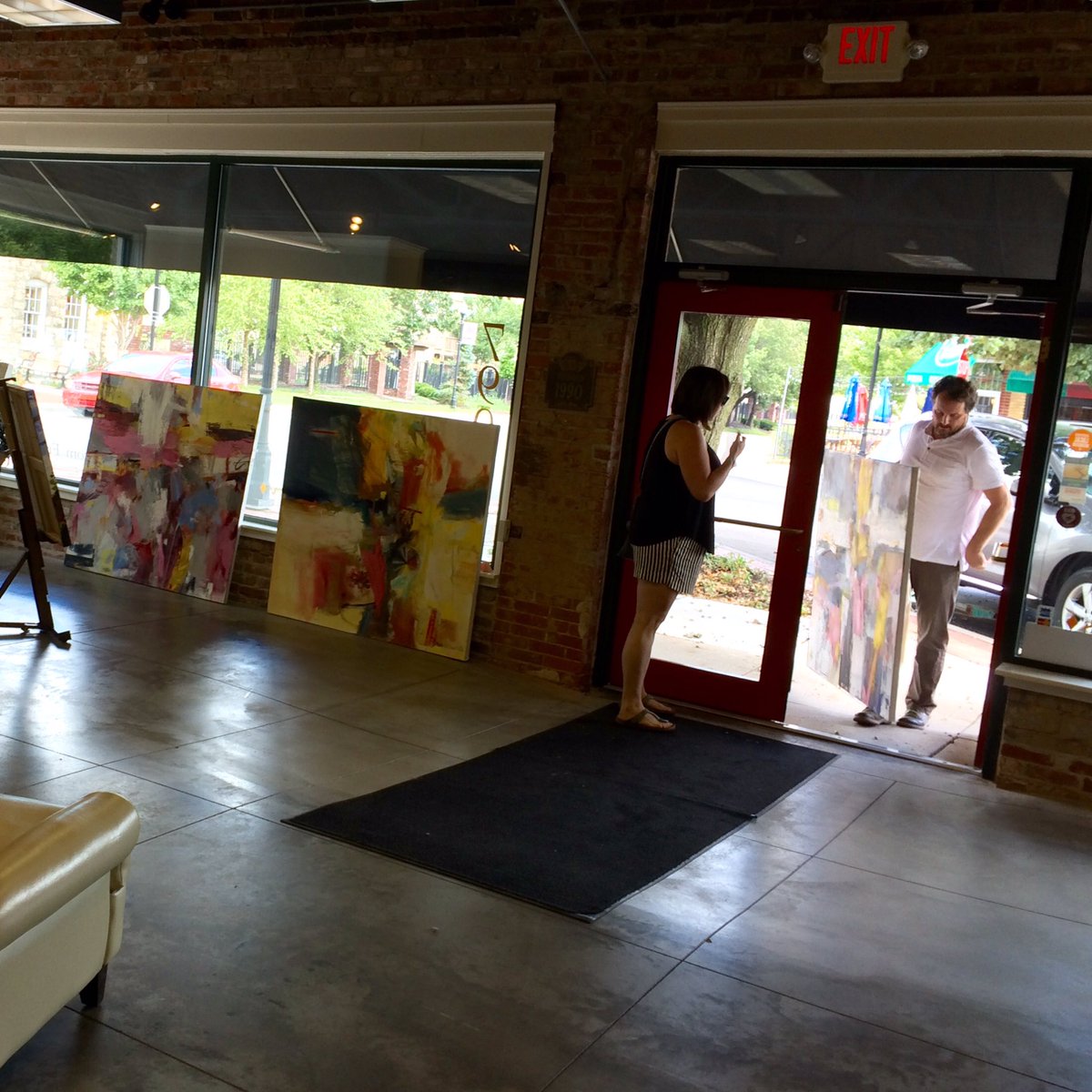 PBArtsKC's tweet photo. New artwork arriving today from one of our favorite abstract artists! Come check it out https://t.co/jOQkEB11Js