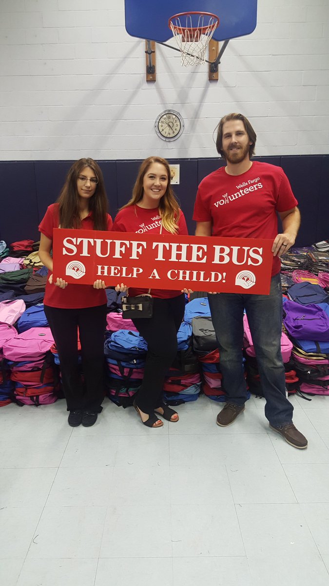 JimBaum78's tweet image. .@wellsfargo volunteers #StuffTheBus w backpacks/school supplies   @SchUnitedWay #smallishuge #Schuylkill