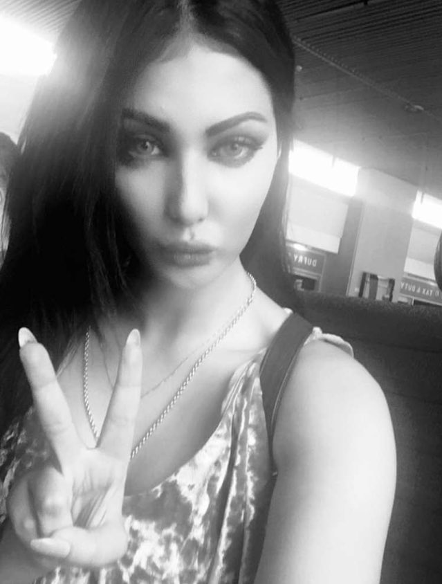 DalalMohammad15's tweet photo. توصلين بسلامة وانشاءالله راجعة والجائزه معاك وانتي نجمة عالمية
#ibtissamTiskat #dafentcom
@IbtissamTiskat
@dafentcom https://t.co/S00VYl27I2