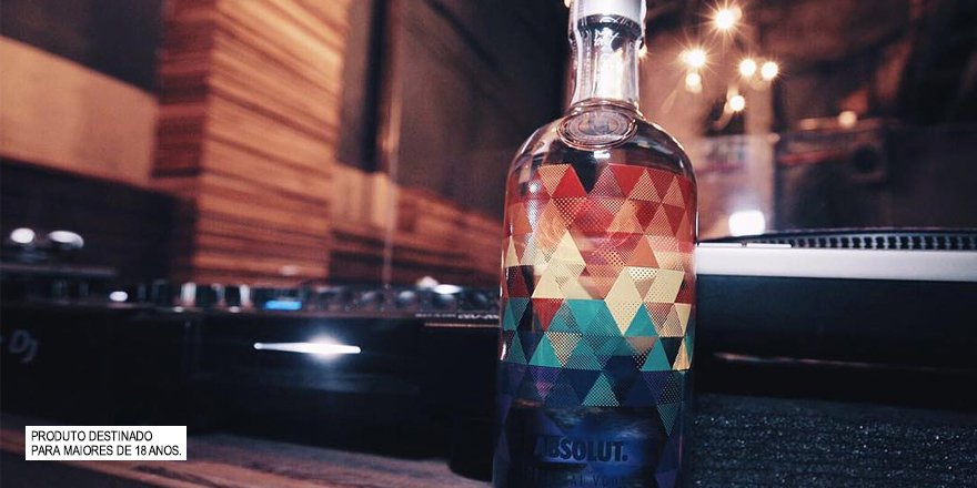 ABSOLUTbr's tweet photo. Hoje é dia de mix. Faça parte do La Liste e adquira a nova edição limitada de Absolut:  https://t.co/5NiEyjvdjr https://t.co/BMEuhGrM6m