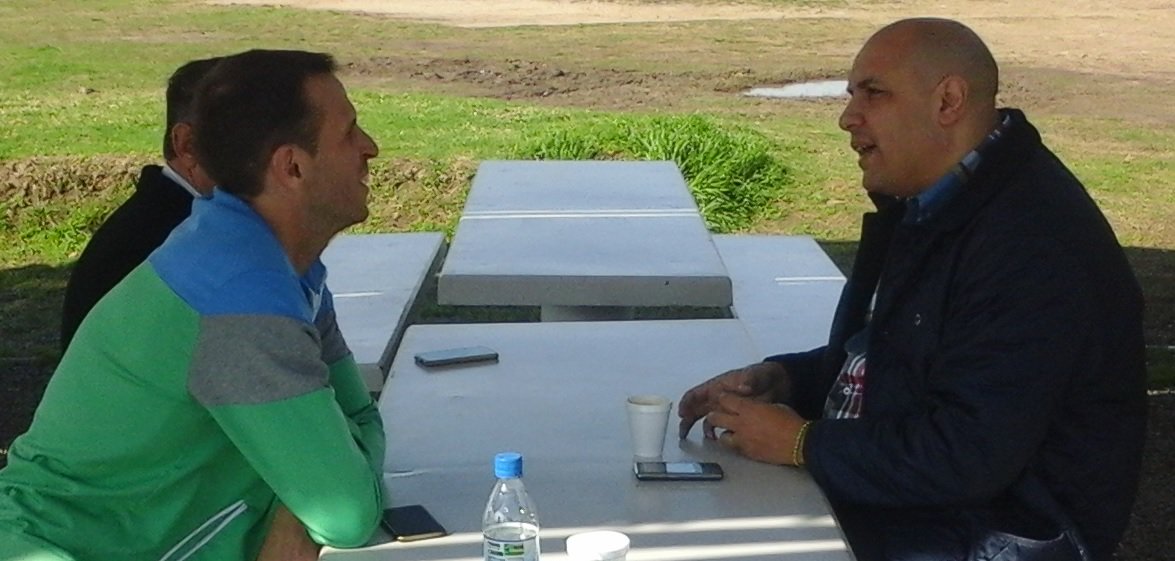 2urbanos tweet media