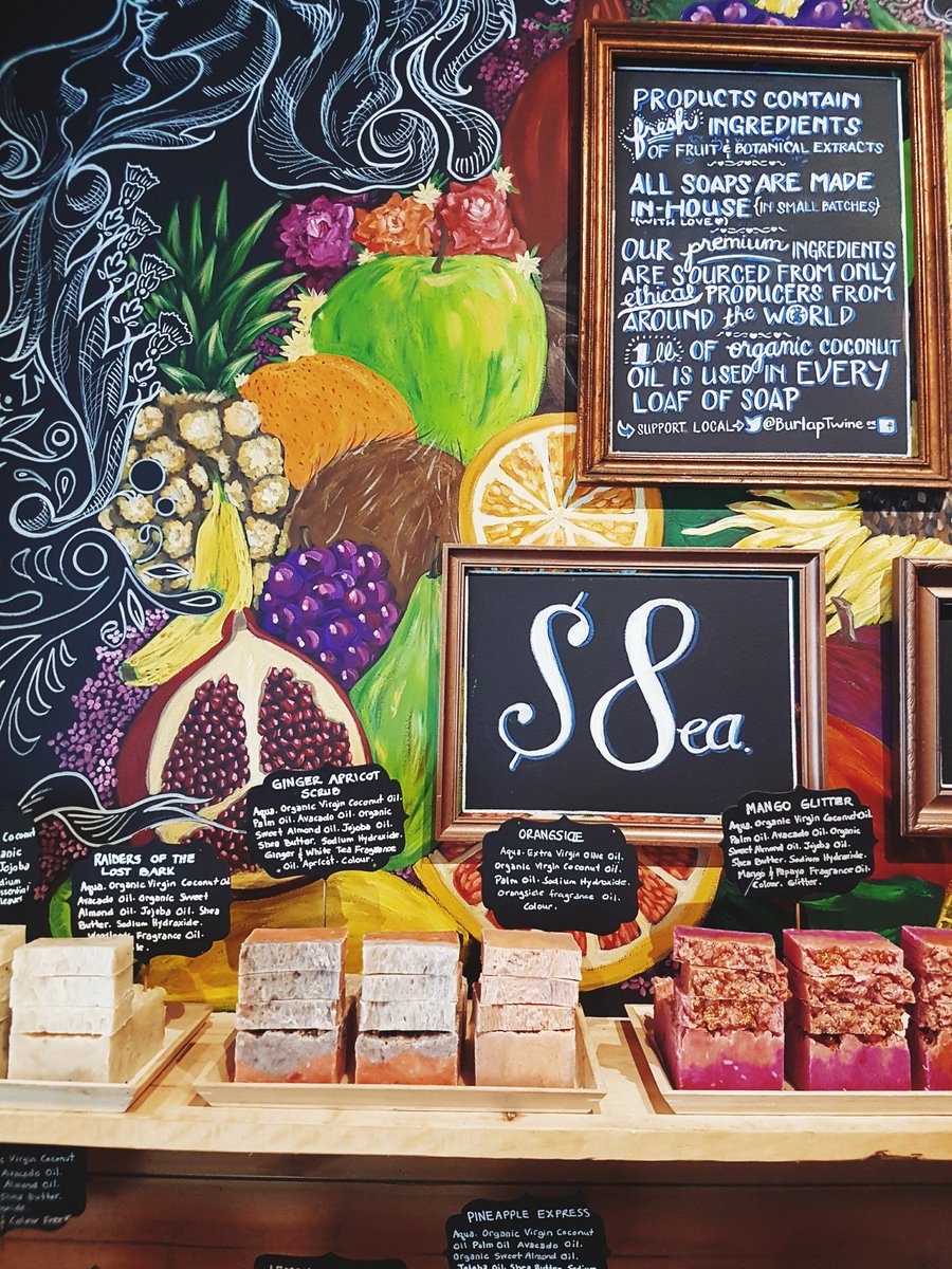 Always cheers me up to visit <a href="/BurlapTwine/">Burlap&Twine</a> and see <a href="/KikiLeFont/">.</a>'s gorgeous mural. Picked up some new soaps! 😍