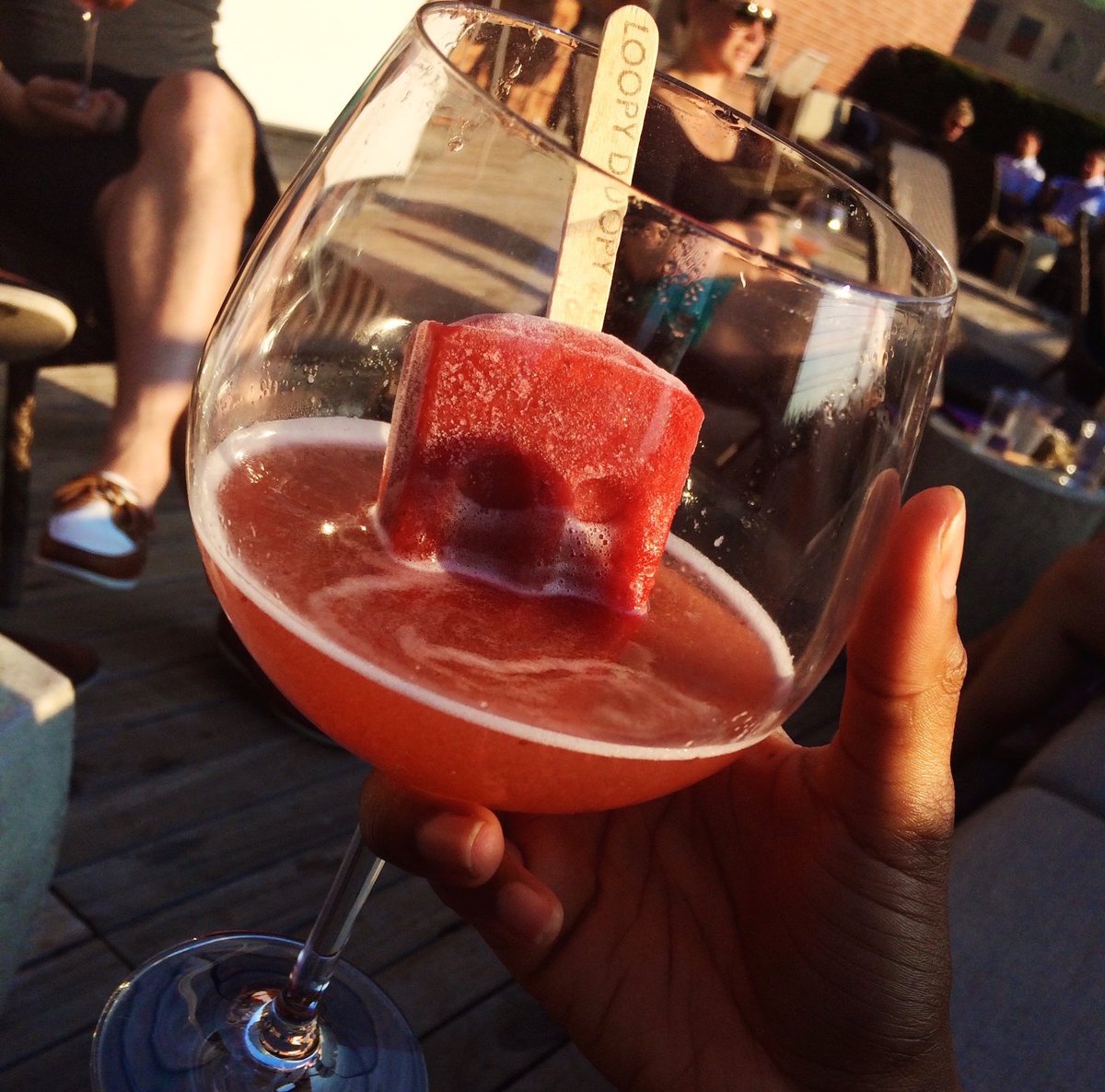 HappyHRMonster's tweet photo. Popsicle Vs. #Wine: Who are you rooting for? #TBT #NYC https://t.co/nrAI22yTPm