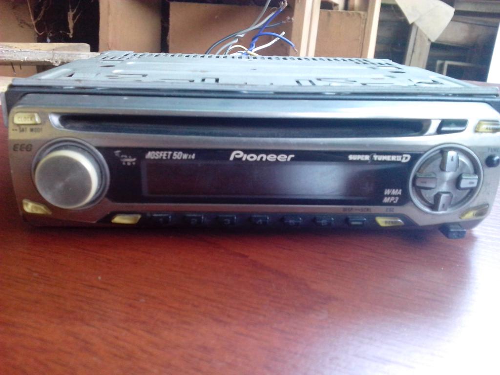luischa2370's tweet photo. @AquiVENDOVE  reproductor pioneer cd mp3 salida auxiliar. 18000 https://t.co/oO6gnhdzcE