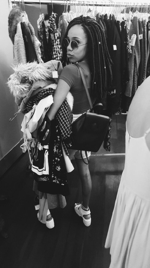 Modage_Style's tweet photo. Hands full and tags poppin' at the @dcgoodwill #Edited4Goodwill VIP Trunk Show Last Night. #MODAGEStyle cc: @dcgf https://t.co/5gXm6bznDH