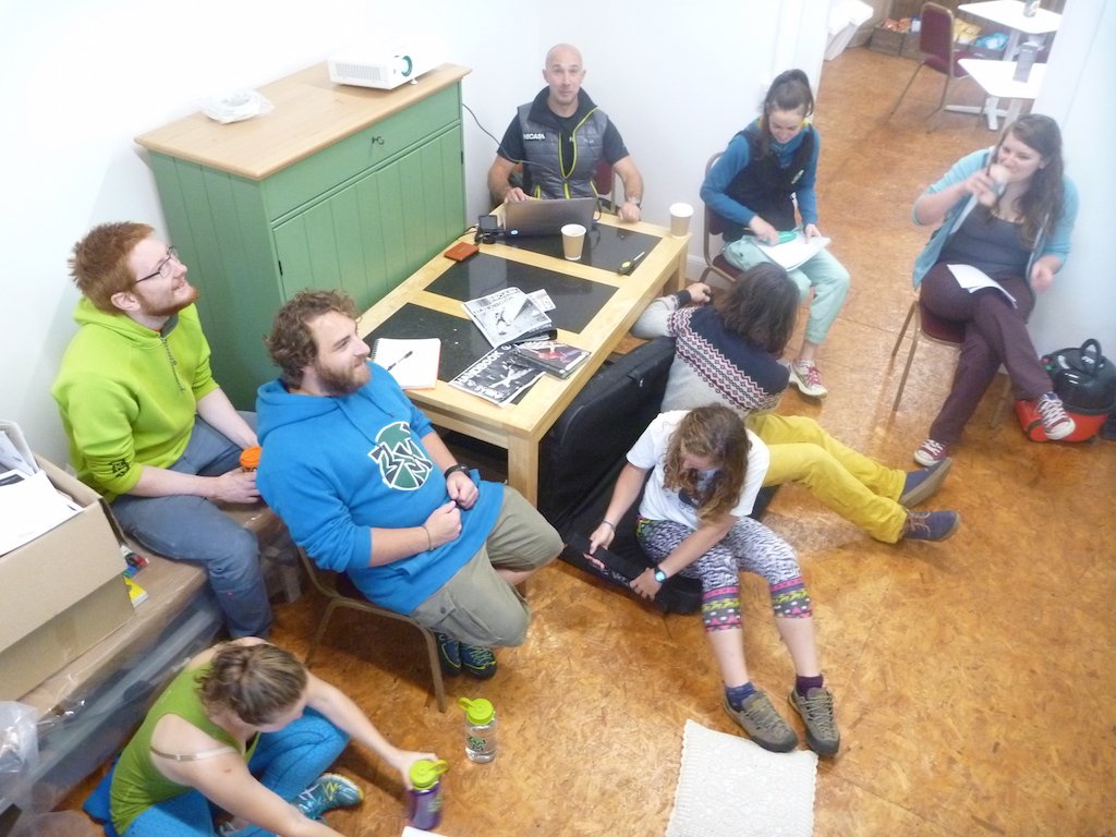 AlanHalewood's tweet image. @NICAS_team Inductions today @3WMclimbing with @Iain_McKenzie #admin #sessionplans #deadpoints #balance #toehooks