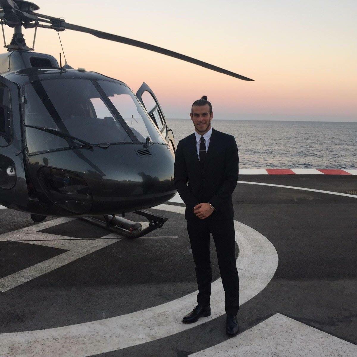 realfrance_fr's tweet photo. Gareth #Bale : "Super soirée ! Hâte d'être de retour sur les terrains désormais !" 🚀 https://t.co/52KEtCFfgn