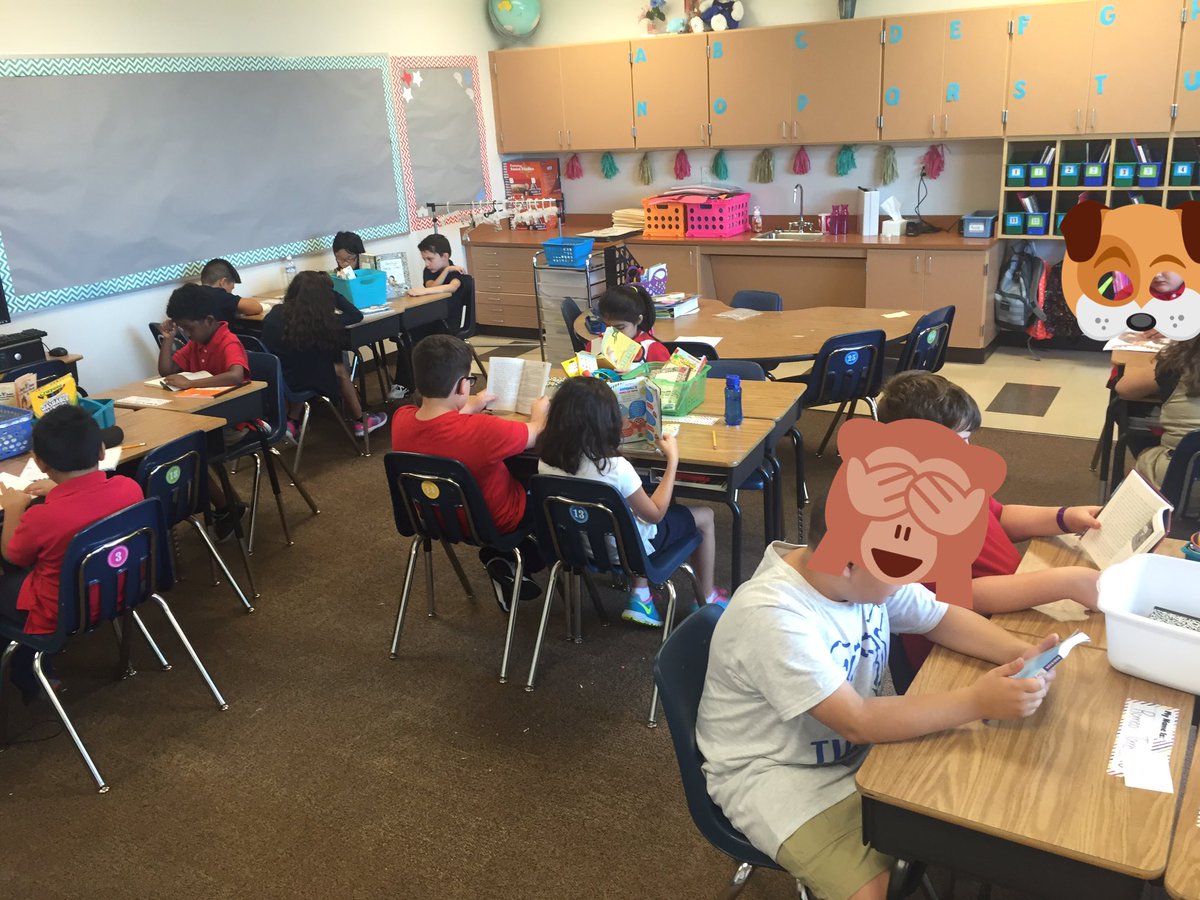 Readers! I love this class already! We struggled to read for a whole 30 minutes, but we'll get there! 😍