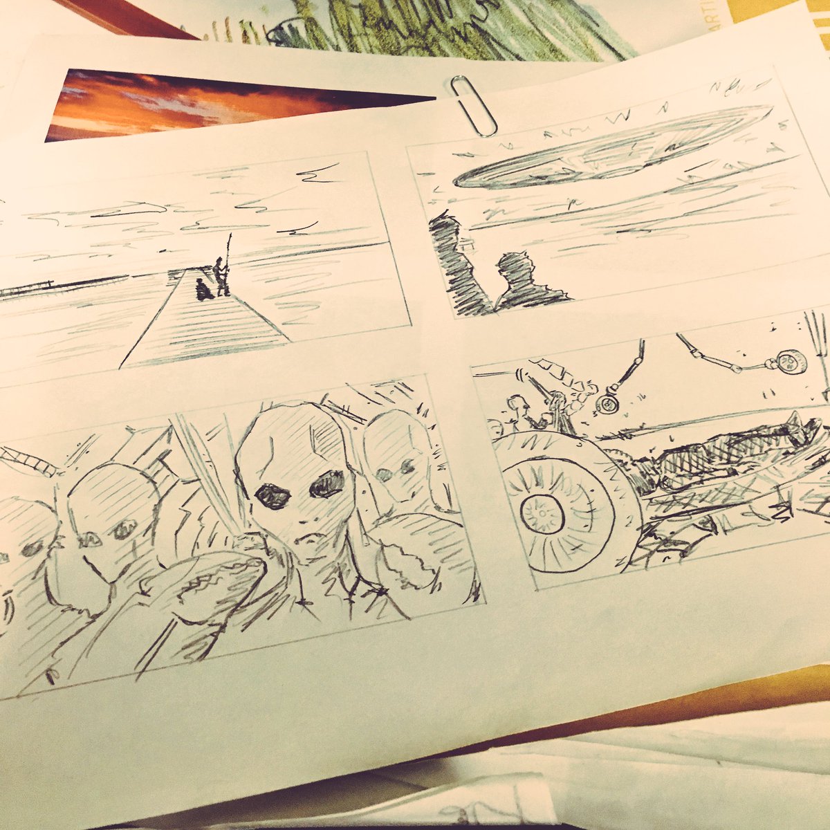 Alien abduction screen sketches 😝
#theylive #Aliens #haveahappyFriday #conspiracy