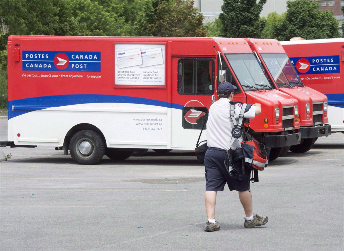 CityNewsVAN's tweet photo. CUPW issues strike notice after it says Canada Post refused special mediator https://t.co/jS3RyHe8cM https://t.co/L18oBl7FHe
