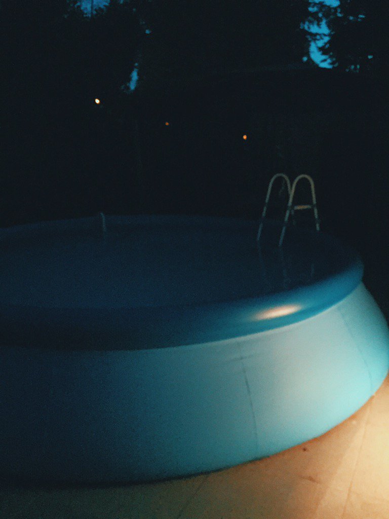 Kimleunen's tweet photo. Nightswimming. https://t.co/HypnNsBzTT
