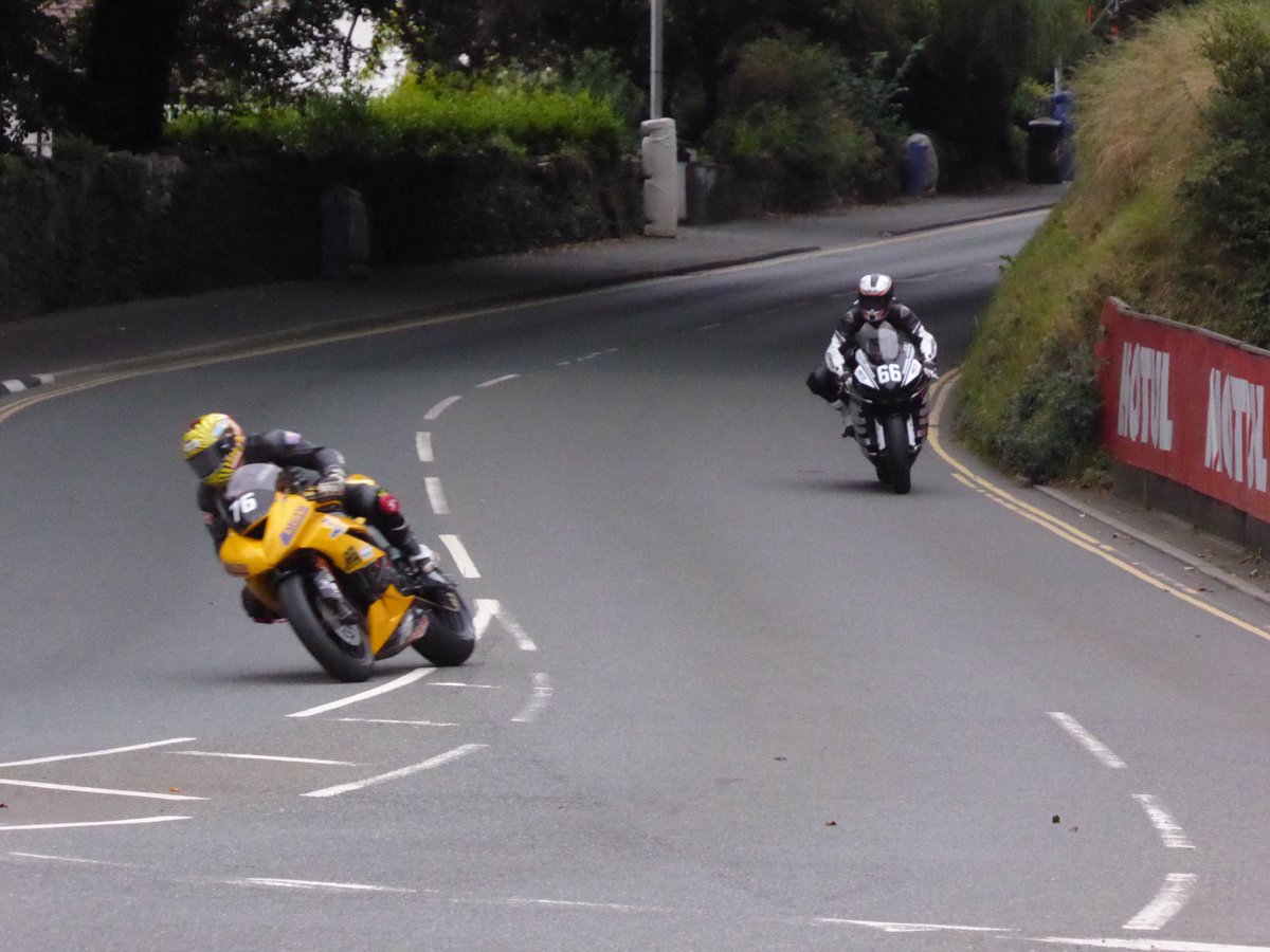 Slave_to_horses's tweet photo. Thursday at quarterbridge. #manxgrandprix #isleofman https://t.co/kZ6P0TGbbG