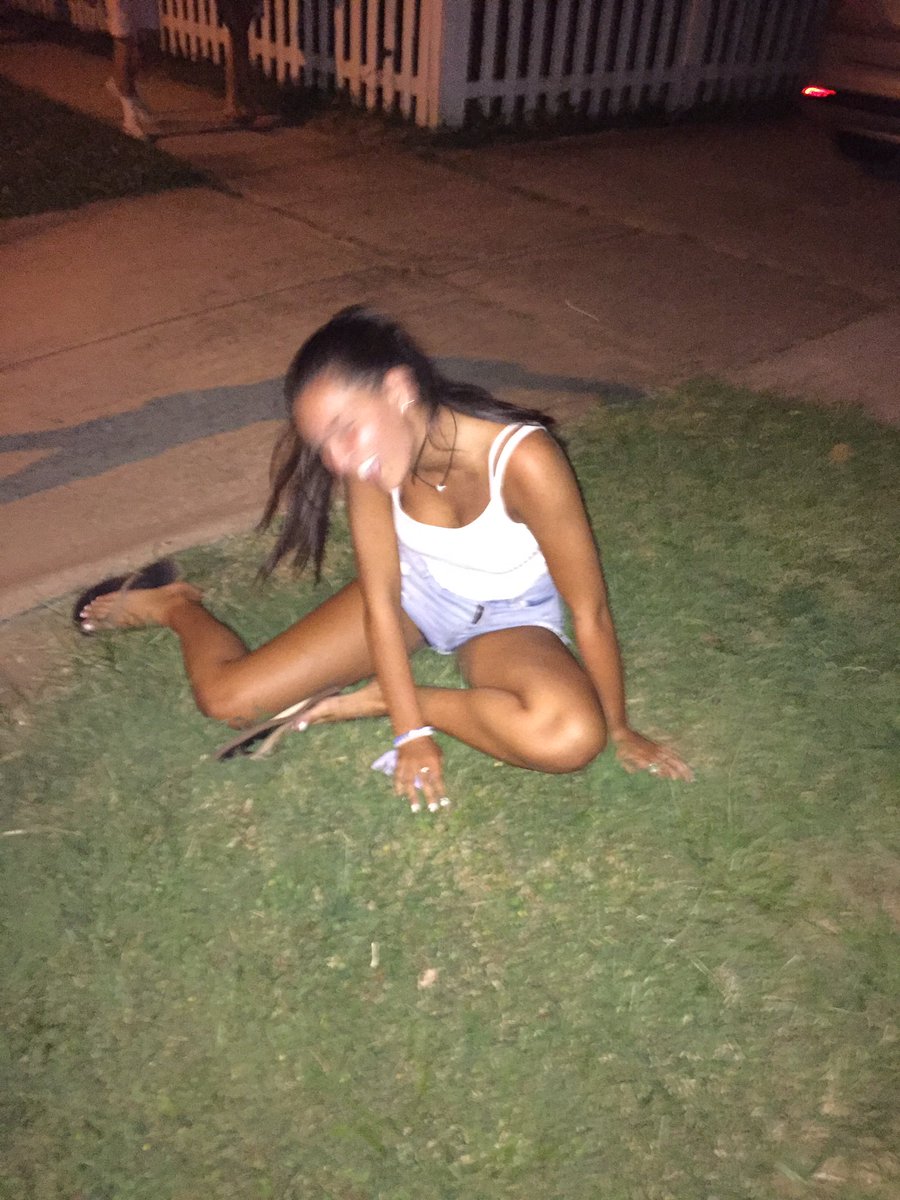 michaandersonn's tweet photo. get off the floor and dance bc it's ur bday! love u ak hbd @ashleyk8smith https://t.co/ABZGLsQWMM