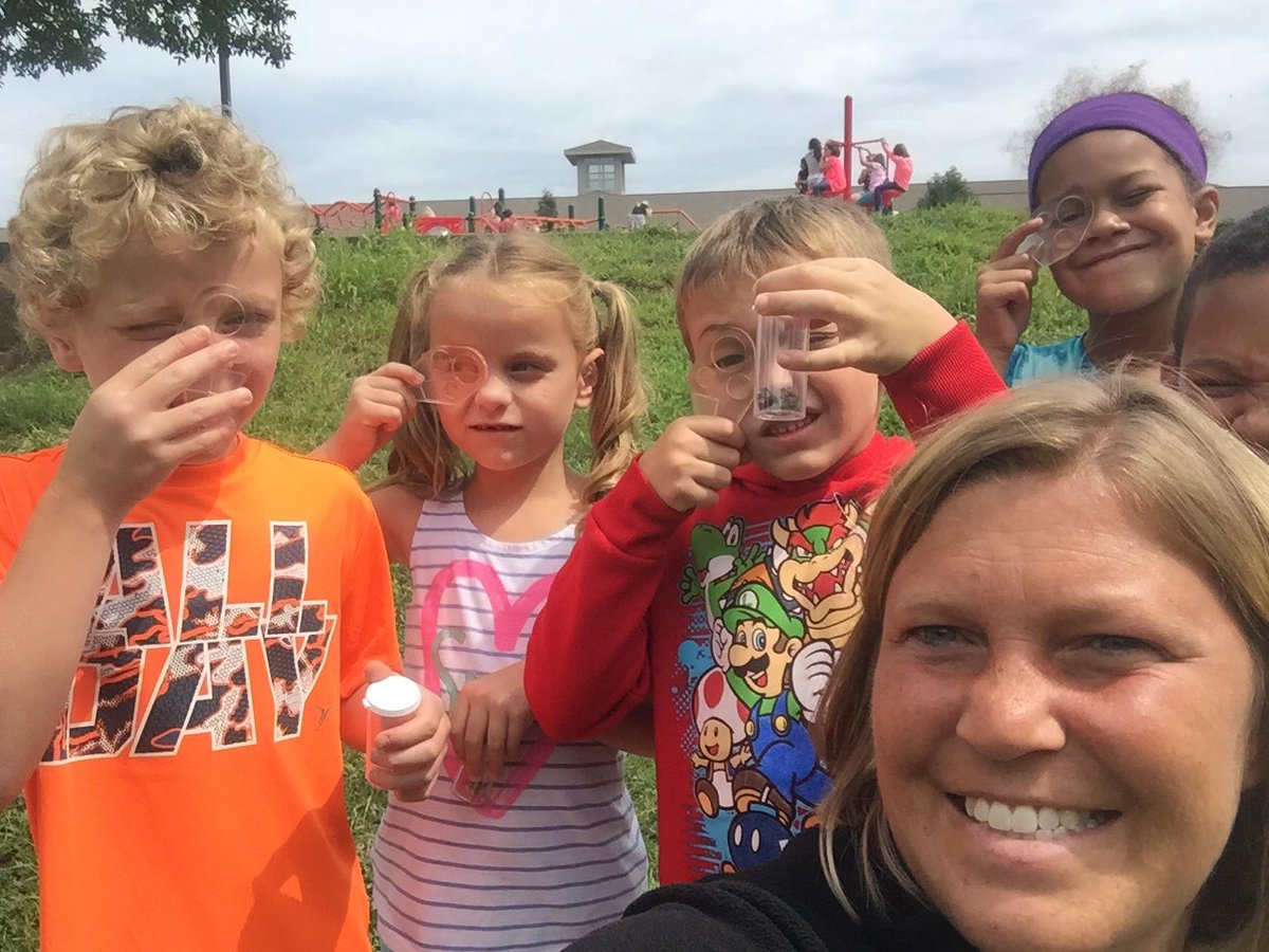 mrsbenne's tweet image. My @FVFirebirds1 1st gr. Ss are becoming quite the little scientists! Rock hunt today! #bpsne #learninghandson